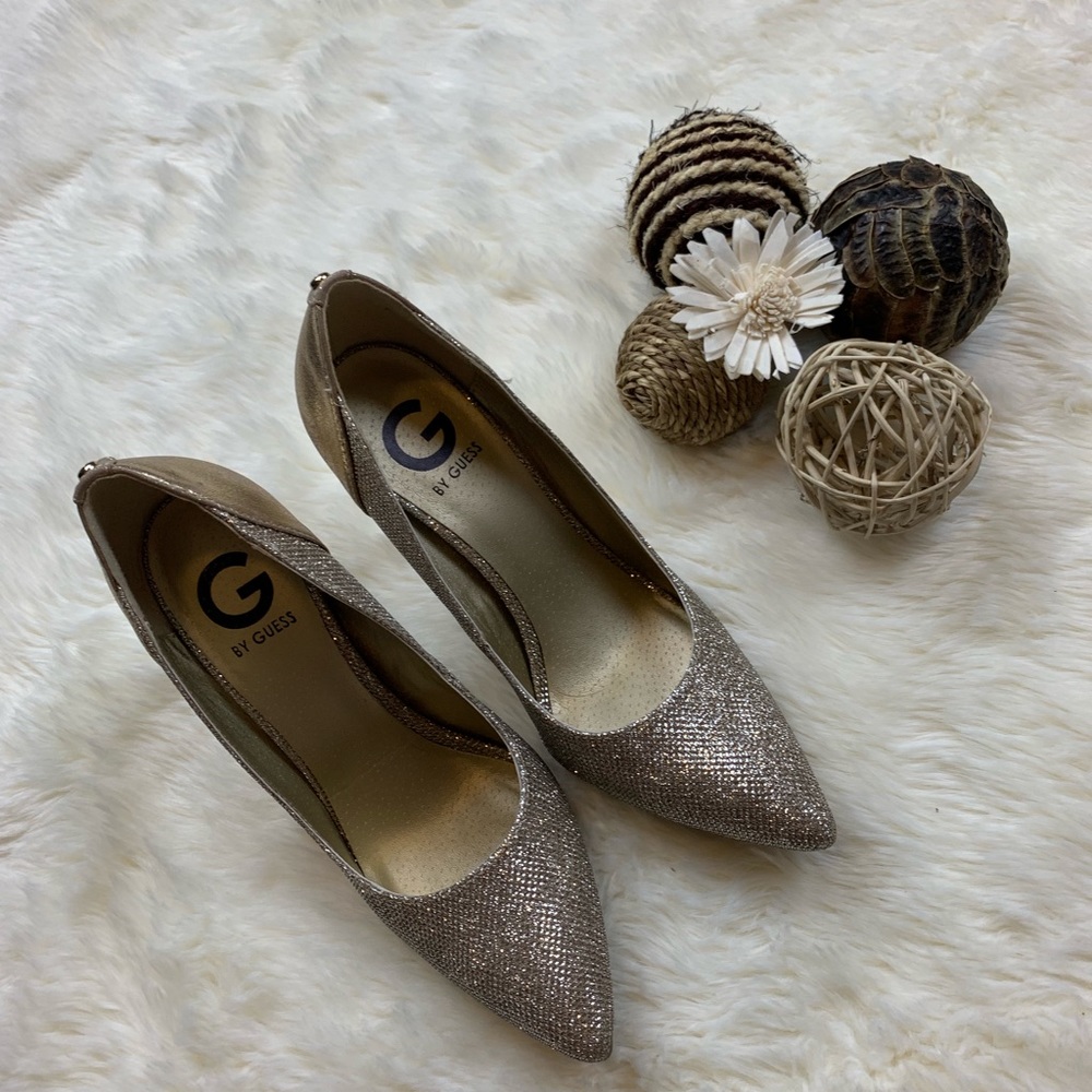 Guess - Picture 2 of 5